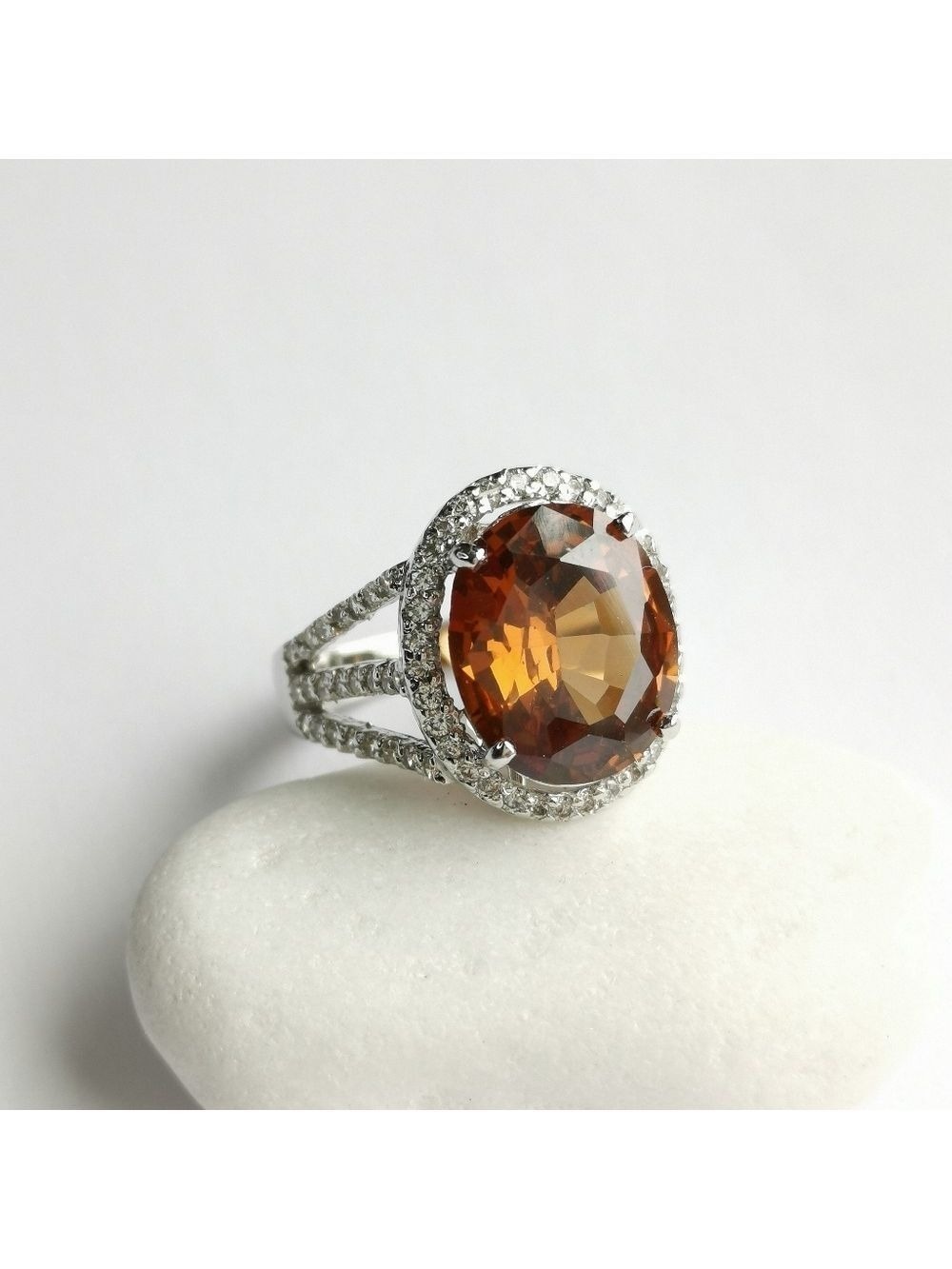 Madeira Topaz white sapphire halo cocktail ring size 8 🆕